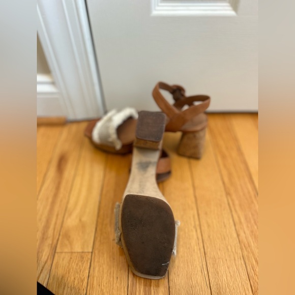 Bernardo women’s Reagan fringe block-heel platform sandals - Picture 6 of 8